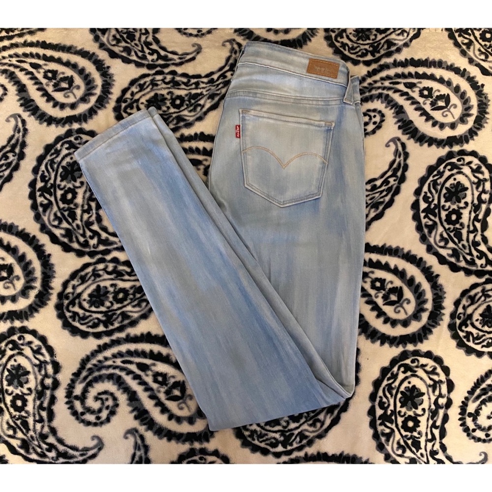 🔥❤️Light Wash Blue Levi Skinny Jeans